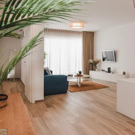 Apartament Palm 57 *